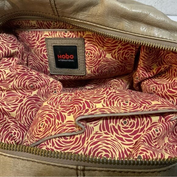 Hobo International gorgeous metallic taupe genuine leather hobo bag - Picture 14 of 15